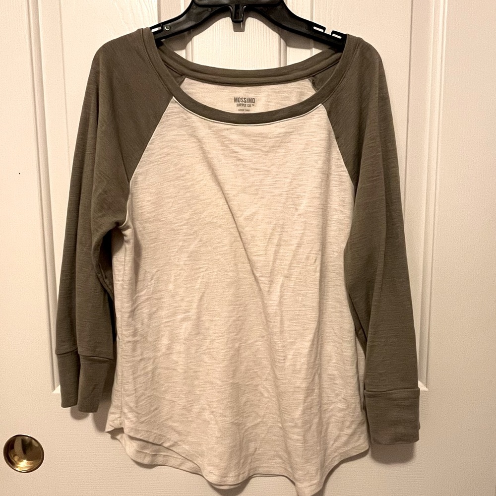 Baseball tee